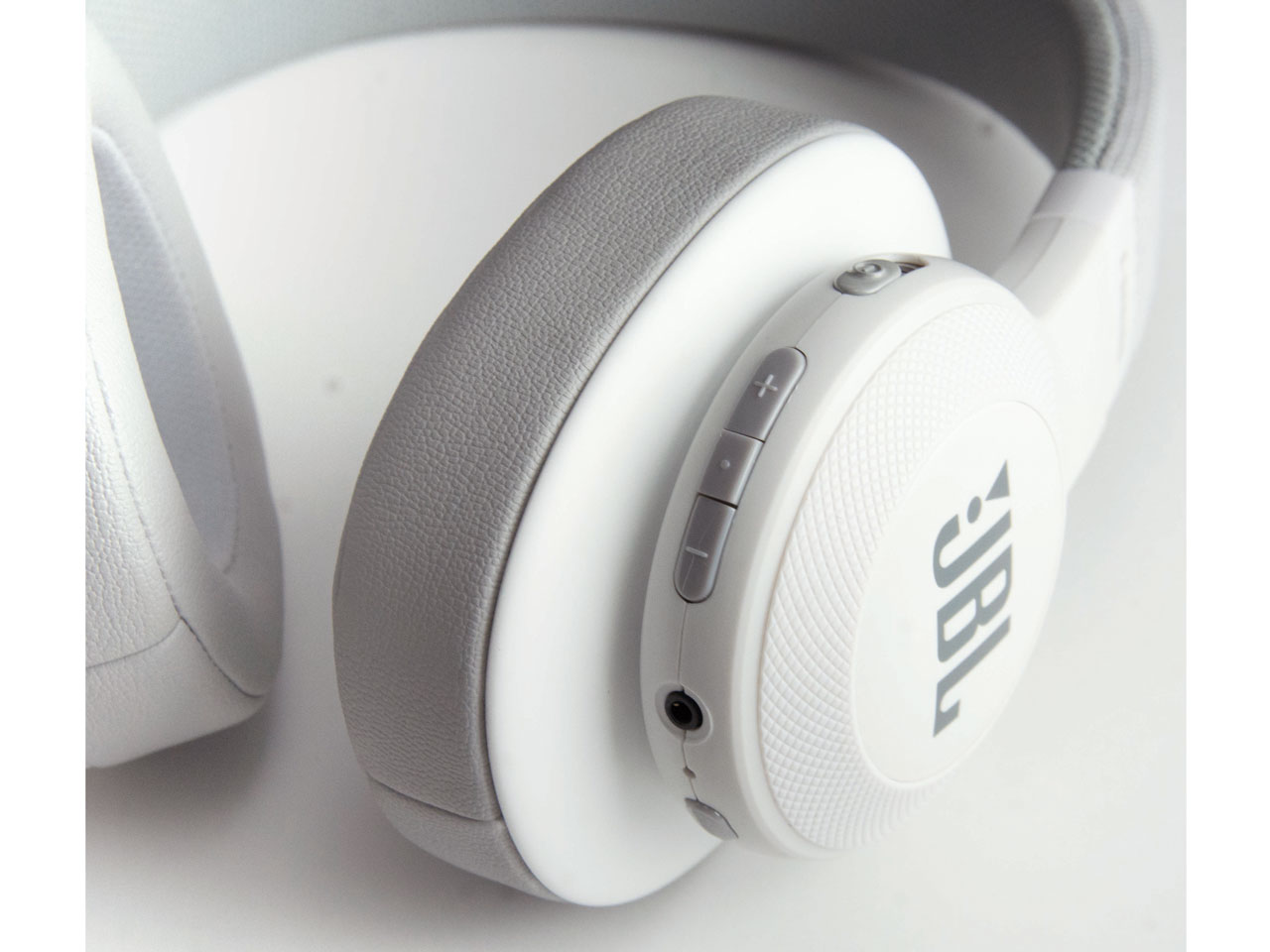 E55BT [�z���C�g]