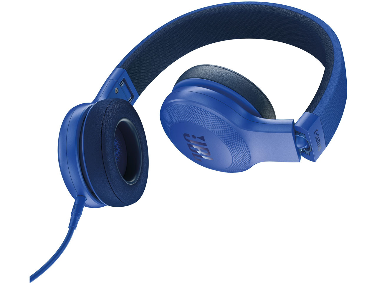 E35 [�u���[]