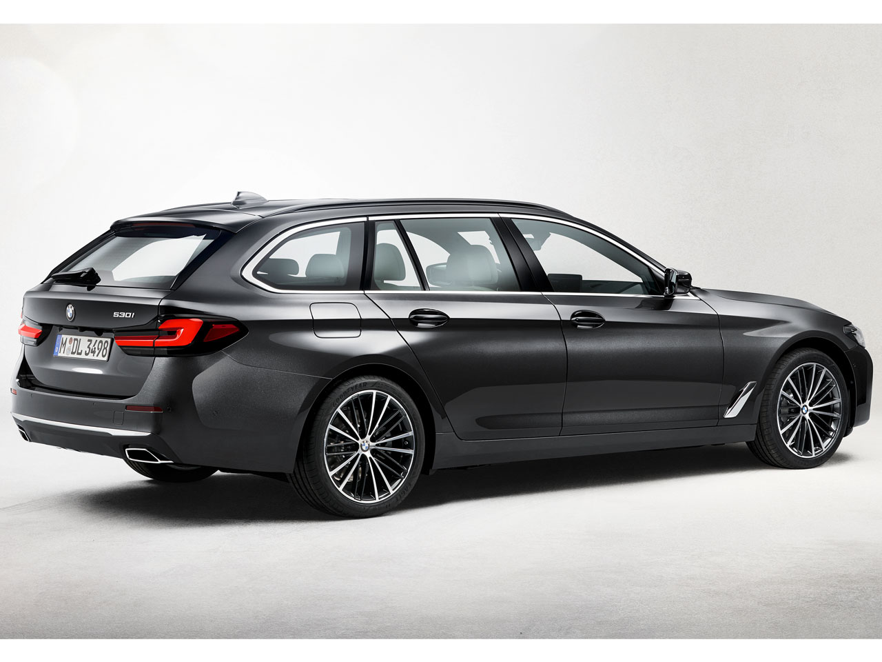 BMW 5シリーズ ツーリング 2017年モデル 523d xDrive Touring Luxuryの価格・性能・装備・オプション（2020年9月28日発売）  価格.com