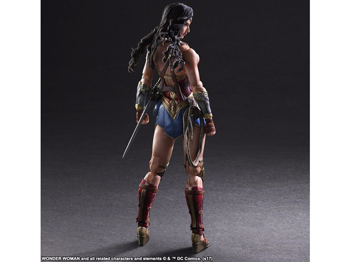 WONDER WOMAN PLAY ARTS�� �����_�[�E�[�}��
