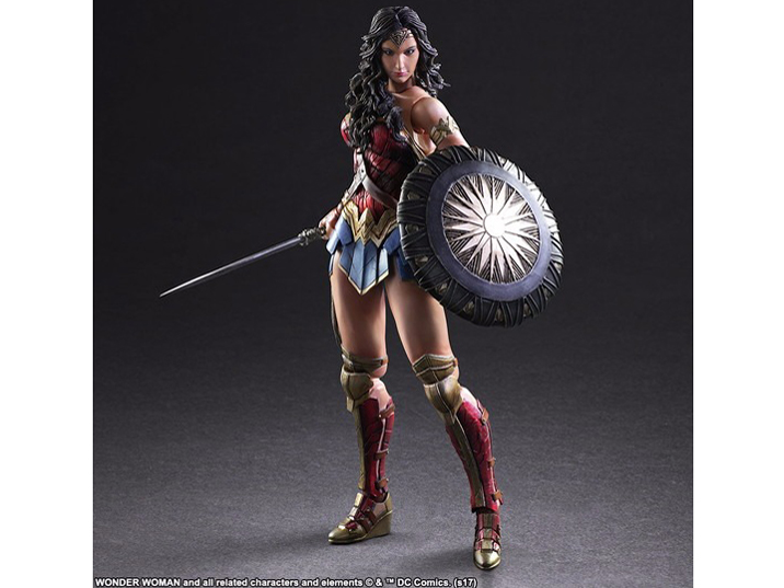 WONDER WOMAN PLAY ARTS�� �����_�[�E�[�}��