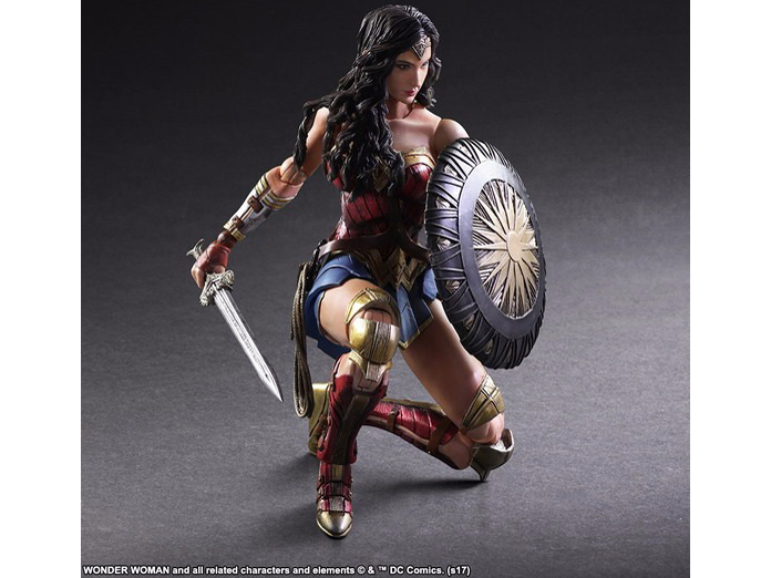 WONDER WOMAN PLAY ARTS�� �����_�[�E�[�}��