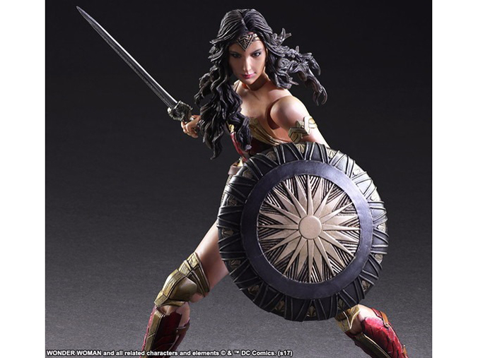 WONDER WOMAN PLAY ARTS�� �����_�[�E�[�}��
