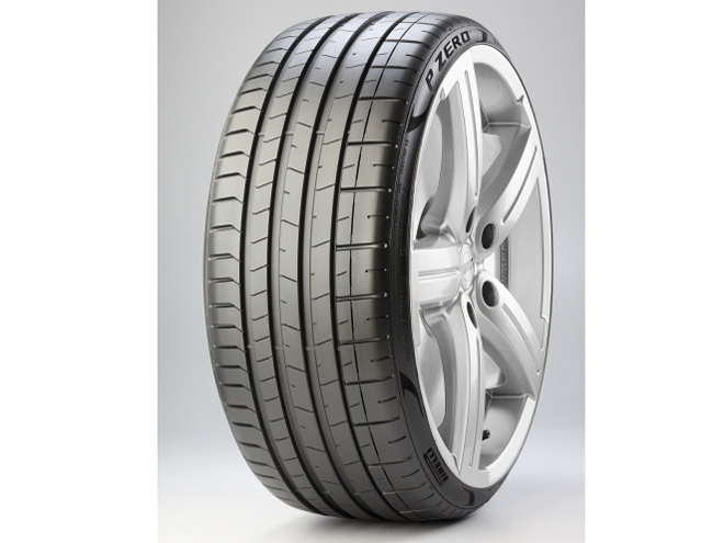 P ZERO PZ4 225/40ZR18 (92Y) XL