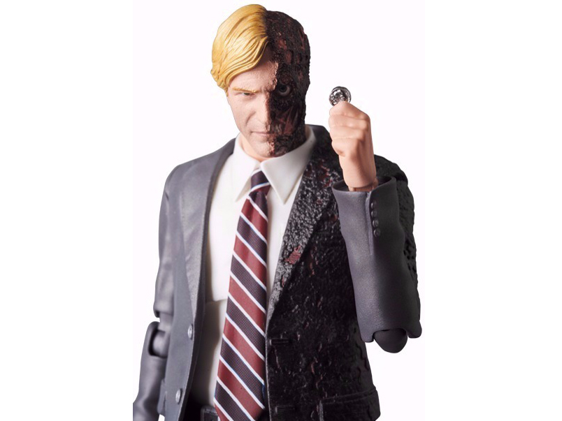 MAFEX HARVEY DENT