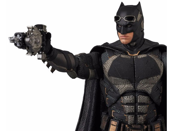 MAFEX �o�b�g�}�� �^�N�e�B�J���X�[�cVer. JUSTICE LEAGUE