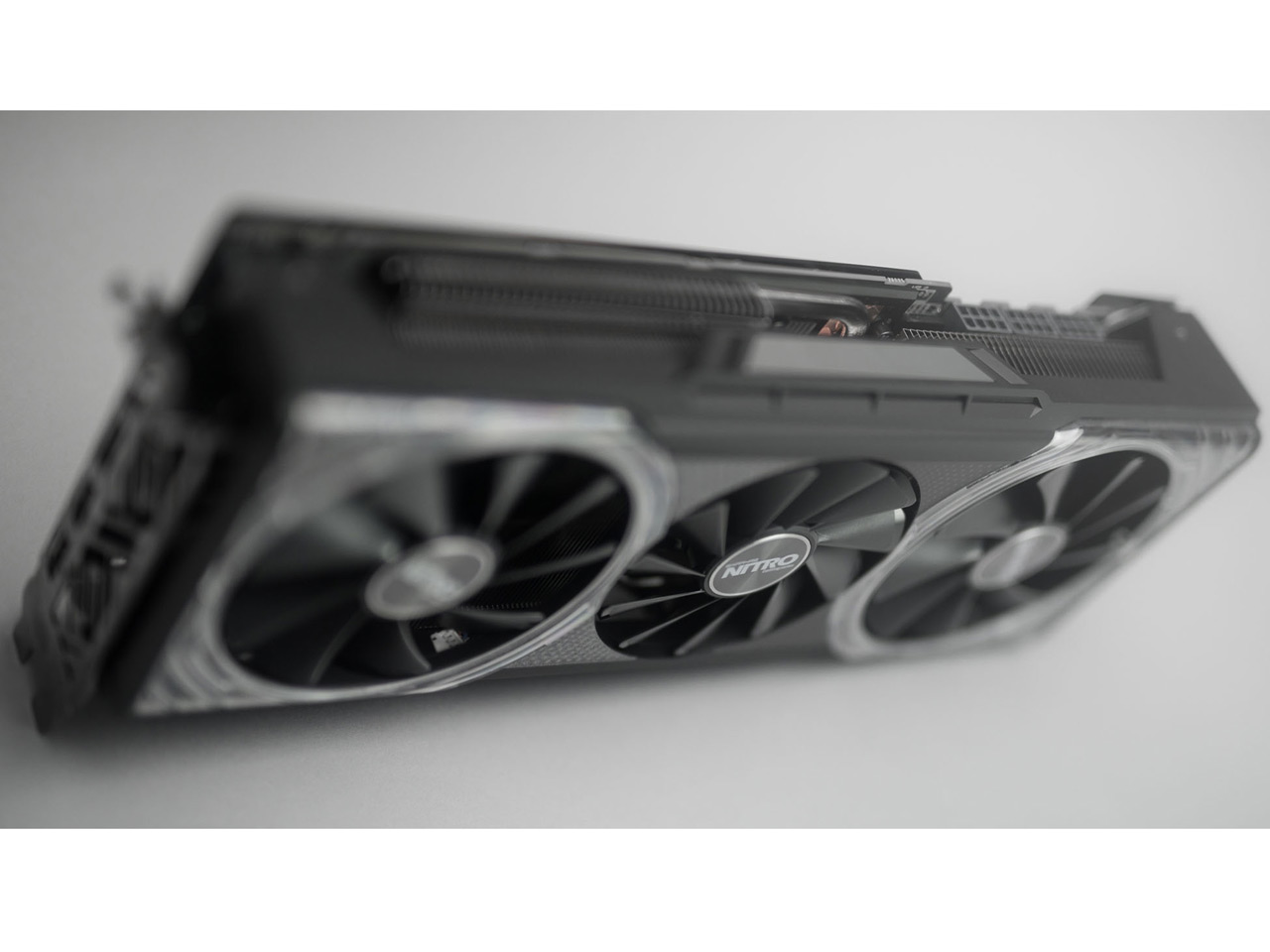 SAPPHIRE NITRO+ RADEON RX VEGA 64 8G HBM2 LIMITED EDITION [PCIExp 8GB]