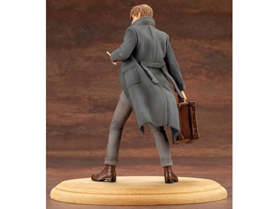 ARTFX+ �t�@���^�X�e�B�b�N�E�r�[�X�g�ƍ������@�g���̒a�� 1/10 �j���[�g�E�X�L���}���_�[