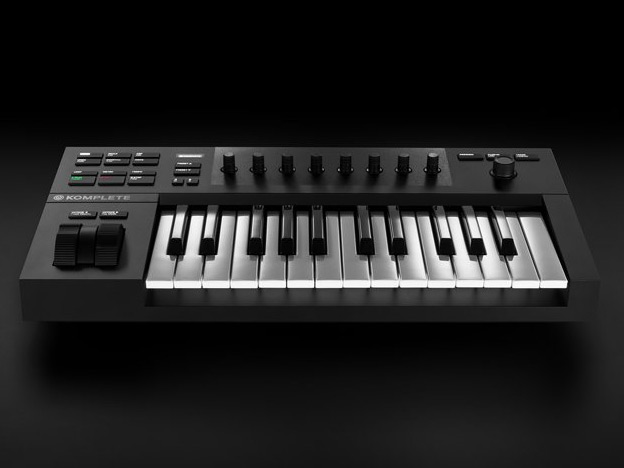 KOMPLETE KONTROL A25 �̐��i�摜