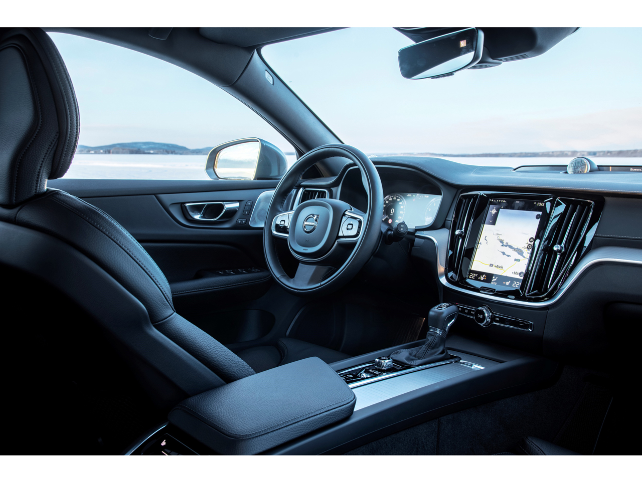 ボルボ V60 クロスカントリー 2019年モデル T5 AWD Proの価格・性能