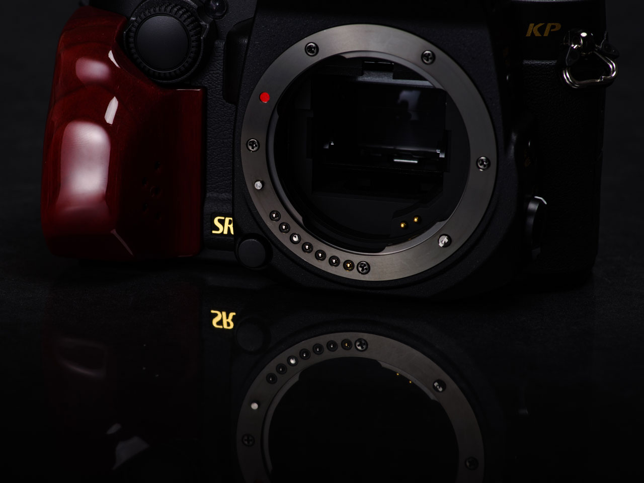 PENTAX KP J limited �{�f�B [Black & Gold]