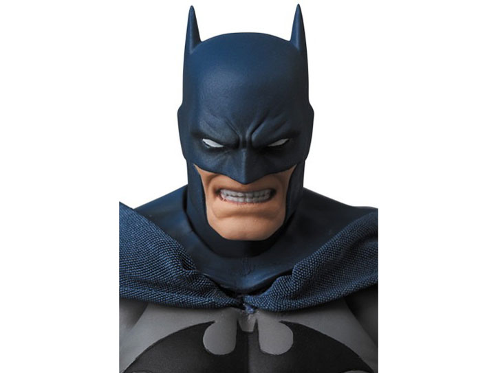 MAFEX BATMAN HUSH