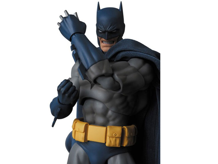 MAFEX BATMAN HUSH