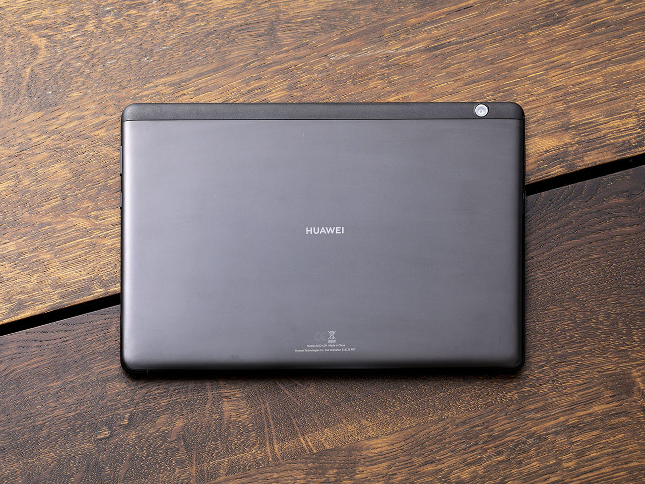 MediaPad T5 Wi-Fi���f�� 32GB AGS2-W09 [�u���b�N]