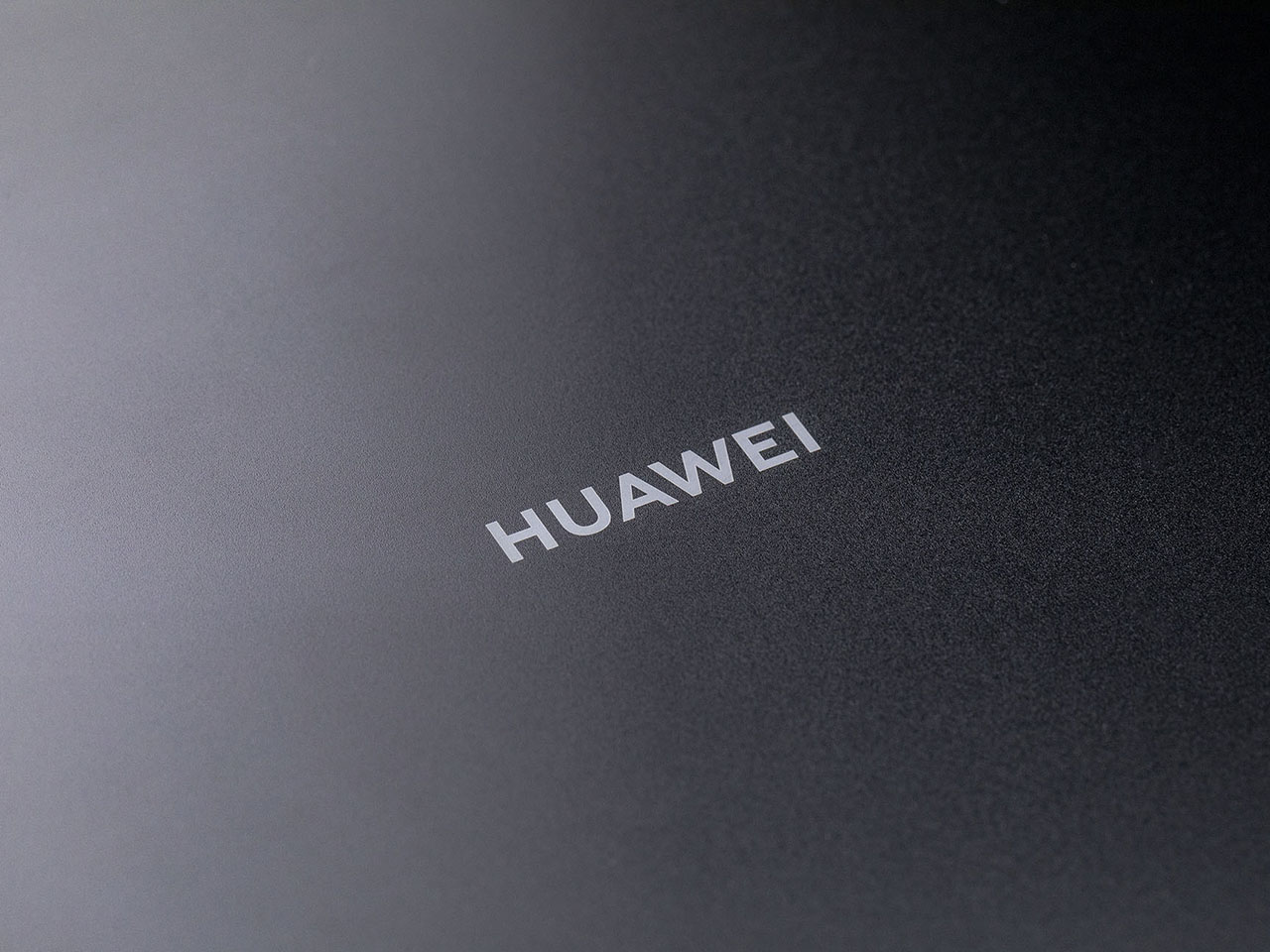 MediaPad T5 Wi-Fi���f�� 32GB AGS2-W09 [�u���b�N]