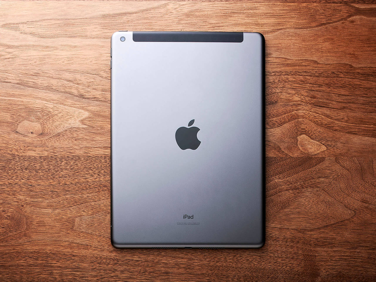 価格.com - 『本体 背面1 参考』 iPad 10.2インチ 第7世代 Wi-Fi 32GB 2019年秋モデル MW742J/A