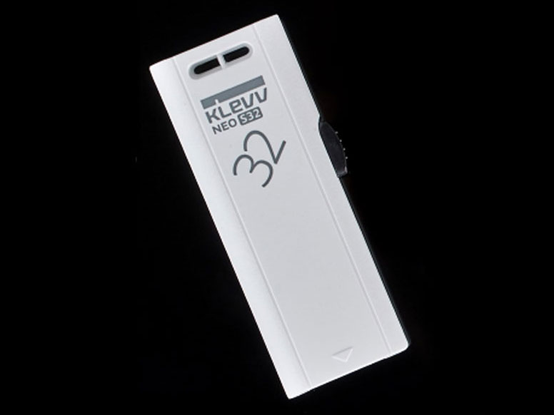 KLEVV NEO S32 K032GUSB4-S3 [32GB] �̐��i�摜