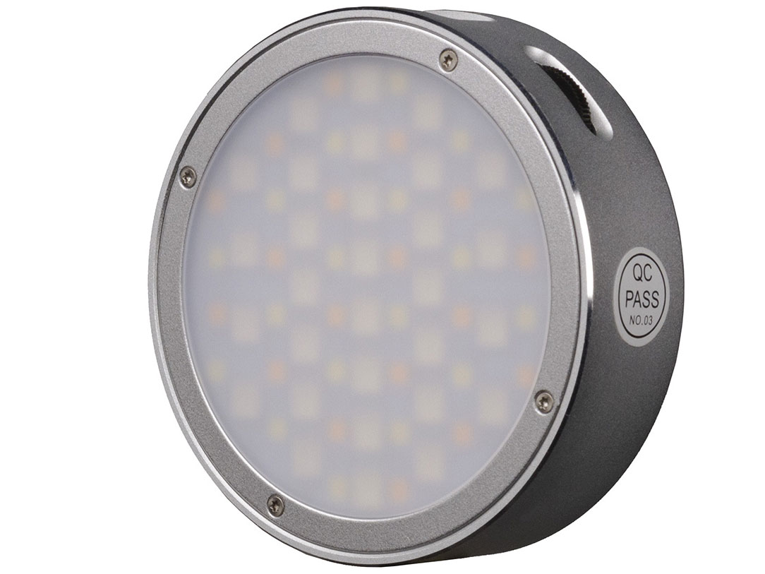 �~�j�N���G�C�e�B�uLED���C�g R1 �̐��i�摜