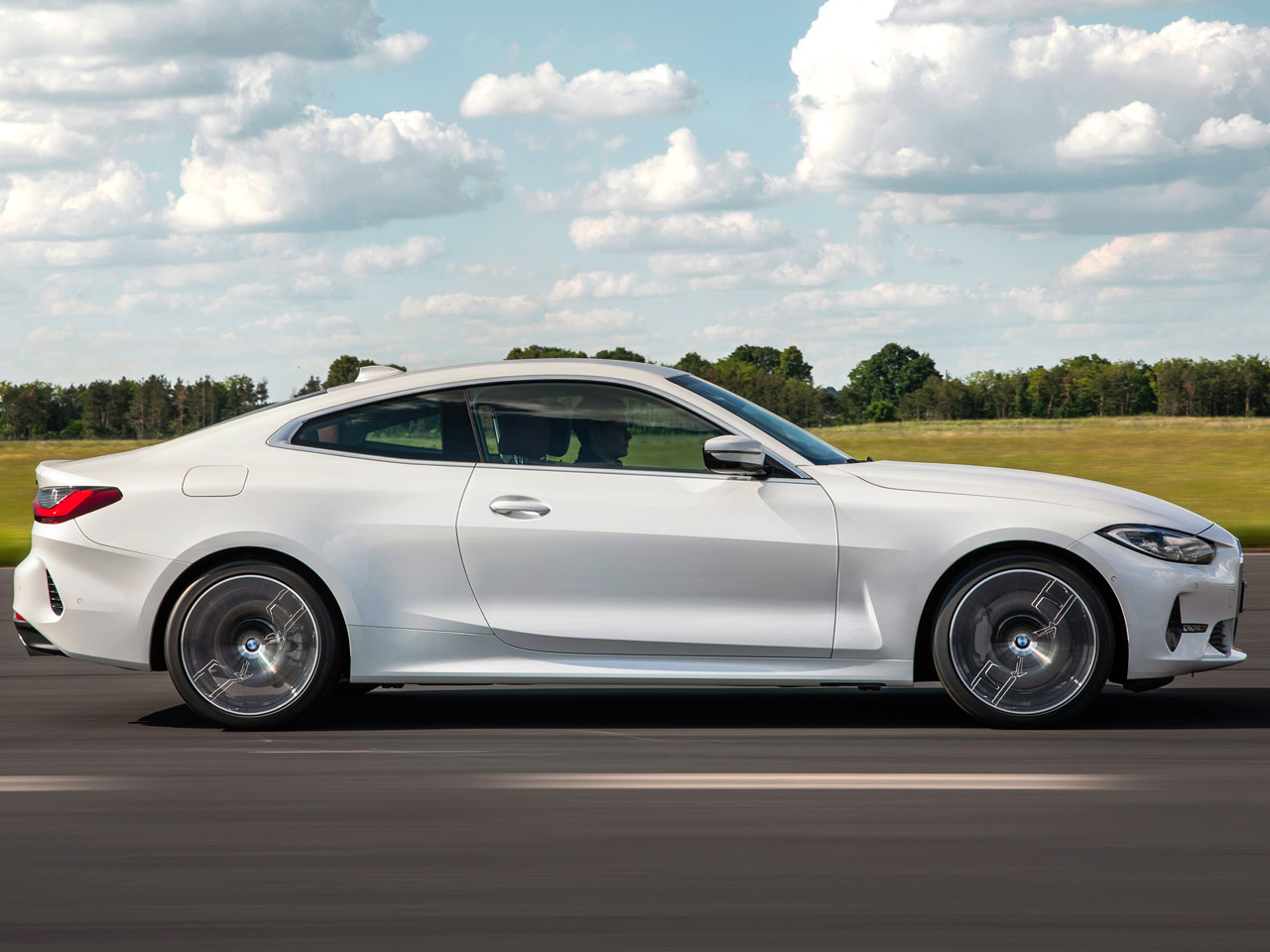 BMW 4シリーズ クーペ 2020年モデル 420iの価格・性能・装備 