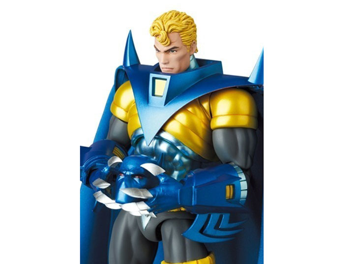MAFEX KNIGHTFALL BATMAN