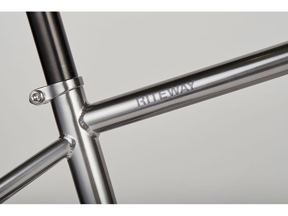 �\�m�} �A�h�x���`���[ 700C 2021�N���f�� [�O���X�`�^���V���o�[]