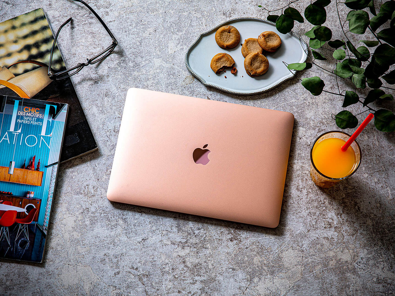 MacBook Air Retina�f�B�X�v���C 13.3 MGND3J/A [�S�[���h]