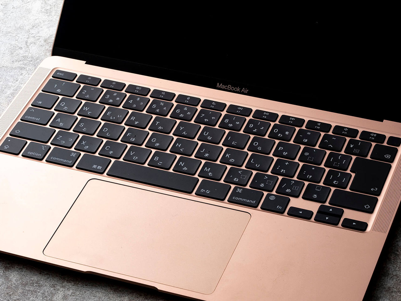 MacBook Air Retina�f�B�X�v���C 13.3 MGND3J/A [�S�[���h]