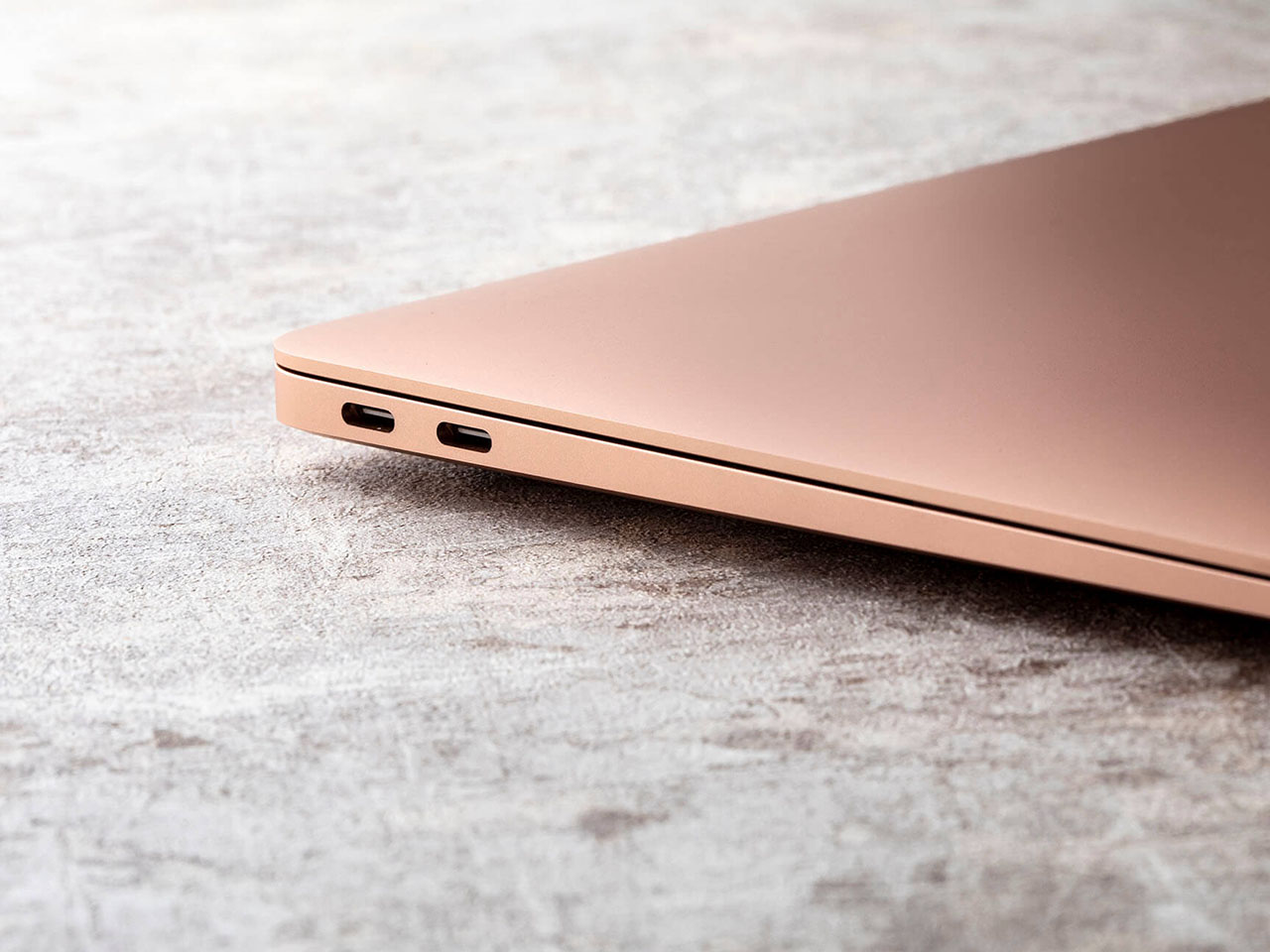 MacBook Air Retina�f�B�X�v���C 13.3 MGND3J/A [�S�[���h]