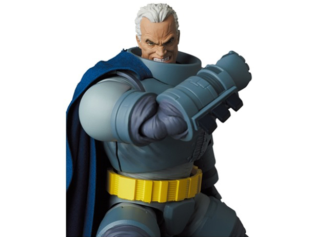 MAFEX ARMORED BATMAN The Dark Knight Returns