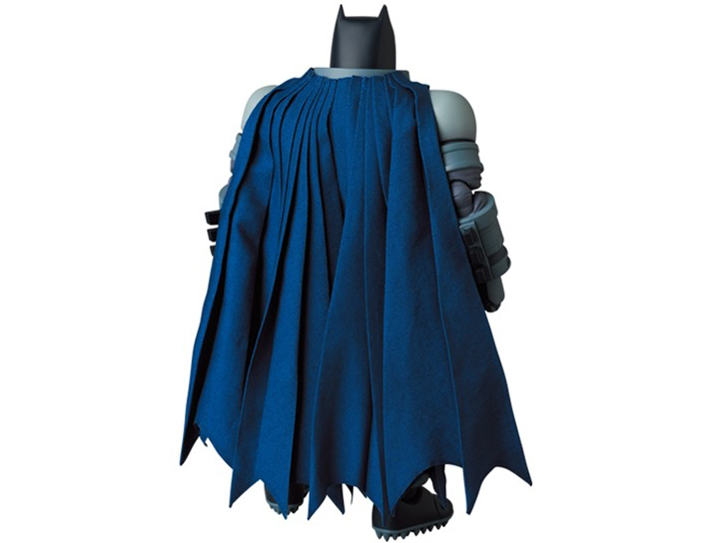 MAFEX ARMORED BATMAN The Dark Knight Returns