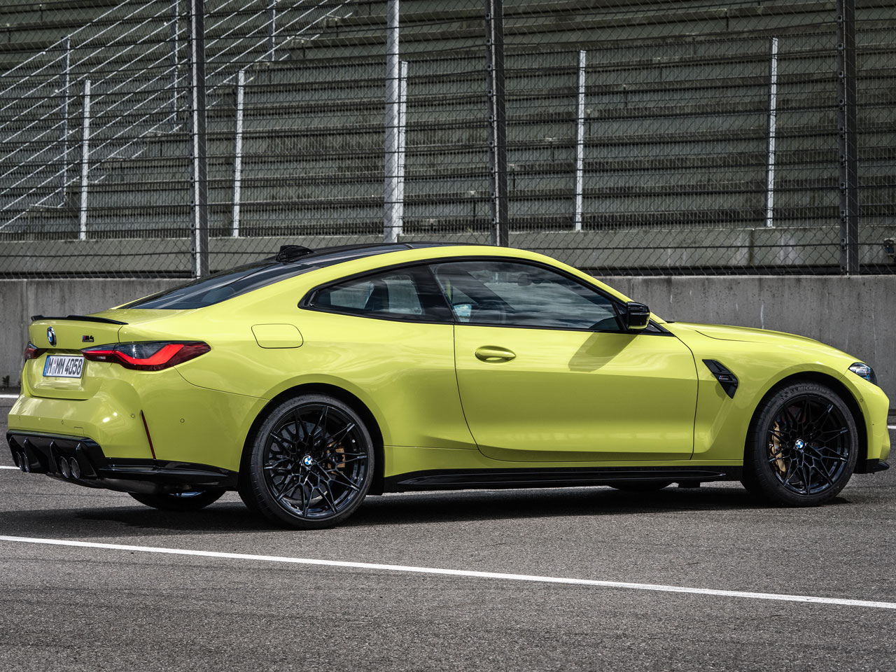 BMW M4 クーペ 2021年モデル ベースグレード (左ハンドル)の価格・性能