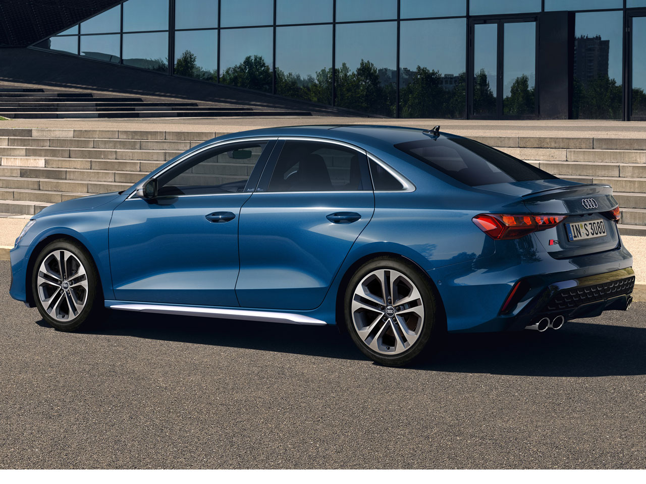 AUDI　アウディ　A3　S3　8v　225 45 17 　VRX　送料無料 globalbrain_audi-a3-8v-s-front7