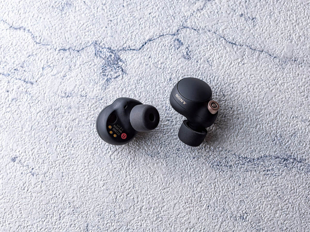 WF-1000XM4 (B) [�u���b�N]