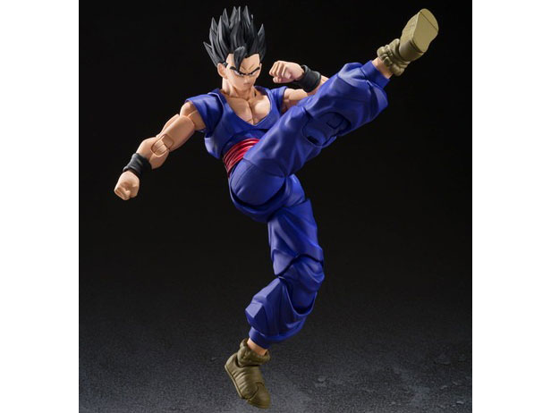 S.H.Figuarts �A���e�B���b�g��� SUPER HERO