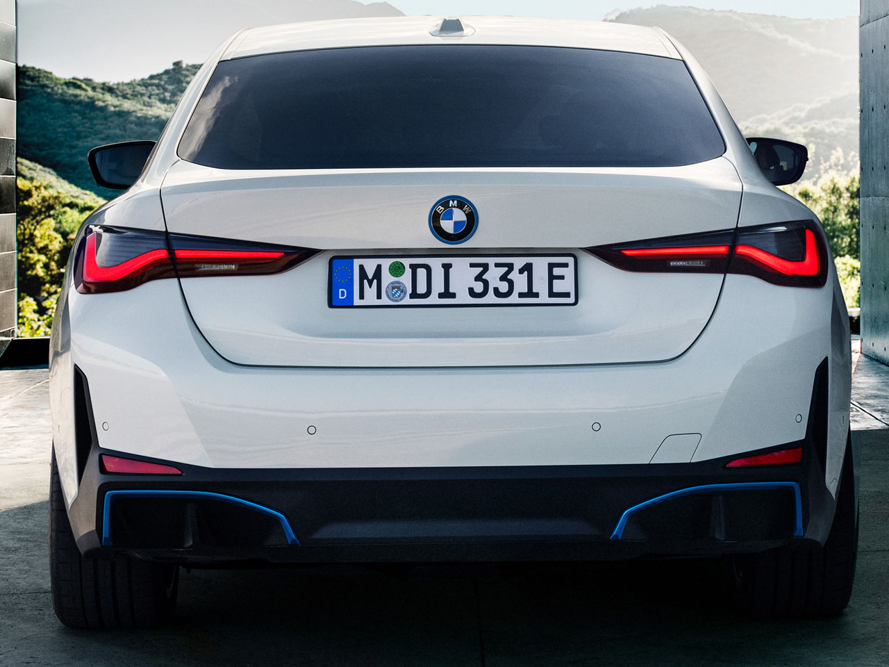 BMW i4 2022年モデル eDrive40の価格・性能・装備・オプション（2022年