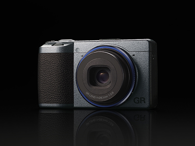 RICOH GR IIIx Urban Edition Special Limited Kit
