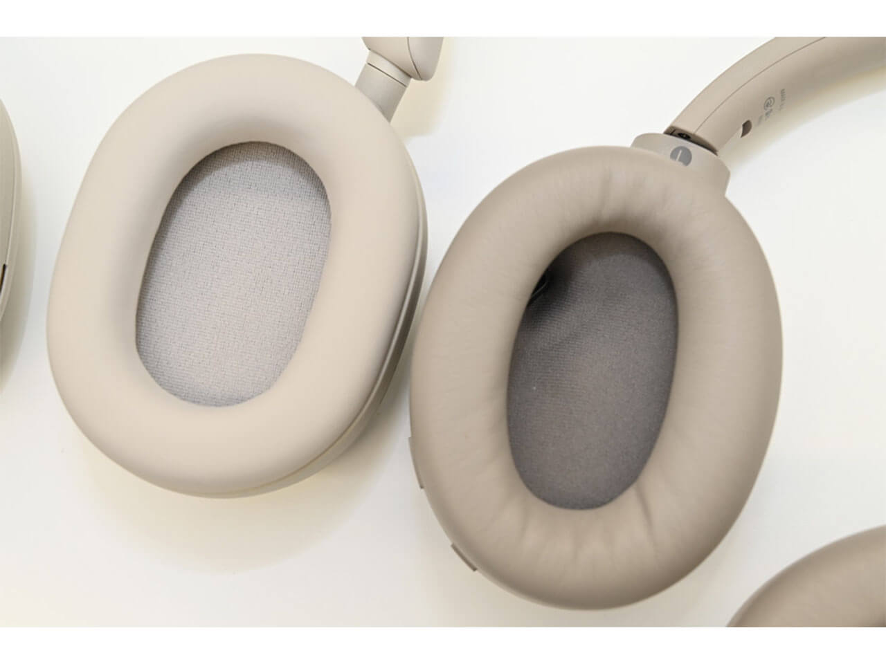 WH-1000XM5 (S) [�v���`�i�V���o�[]