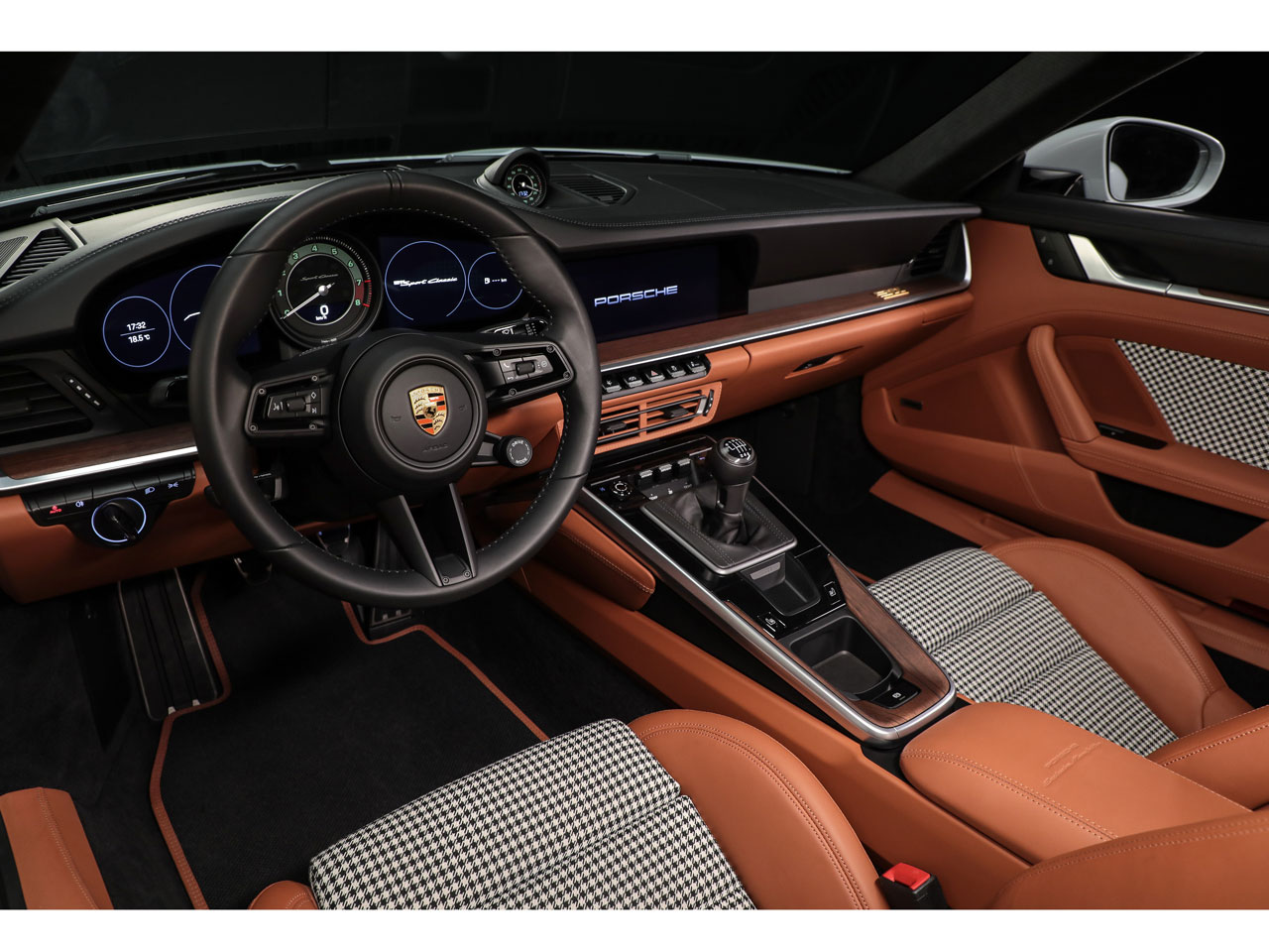 ポルシェ 911 スポーツクラシック 2022年モデル ベースグレード (左