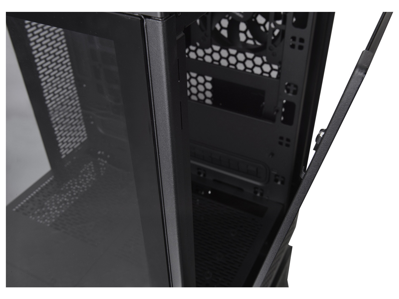 The Tower 500 Black CA-1X1-00M1WN-00 [�u���b�N]