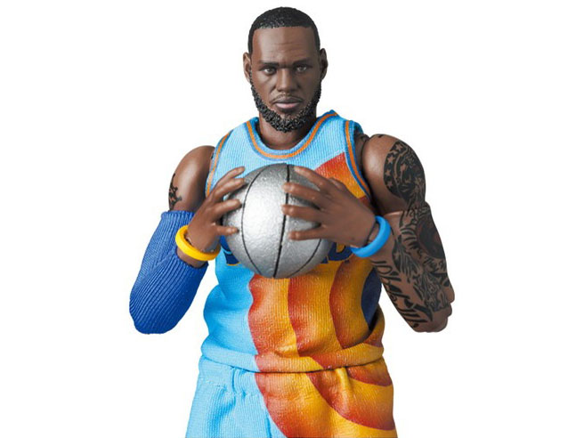 MAFEX LeBron James SPACE JAM A NEW LEGACY Ver.