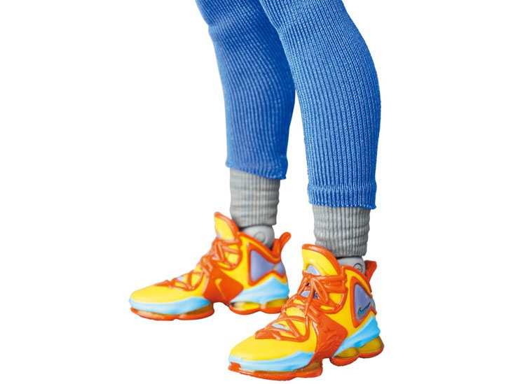 MAFEX LeBron James SPACE JAM A NEW LEGACY Ver.