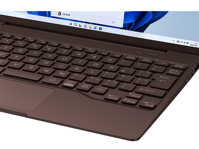 FMV LIFEBOOK CH90/G3 FMVC90G3M [���J�u���E��]