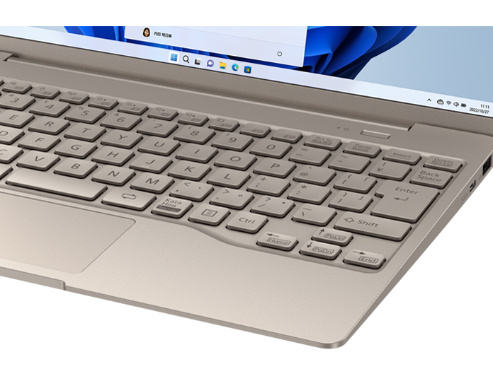 FMV LIFEBOOK CH90/G3 FMVC90G3G [�x�[�W���S�[���h]