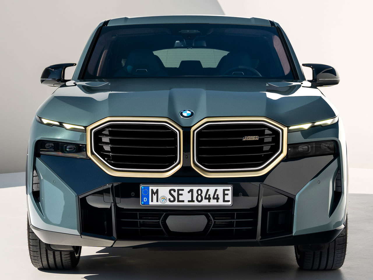 BMW XMの価格・新型情報・グレード諸元 価格.com