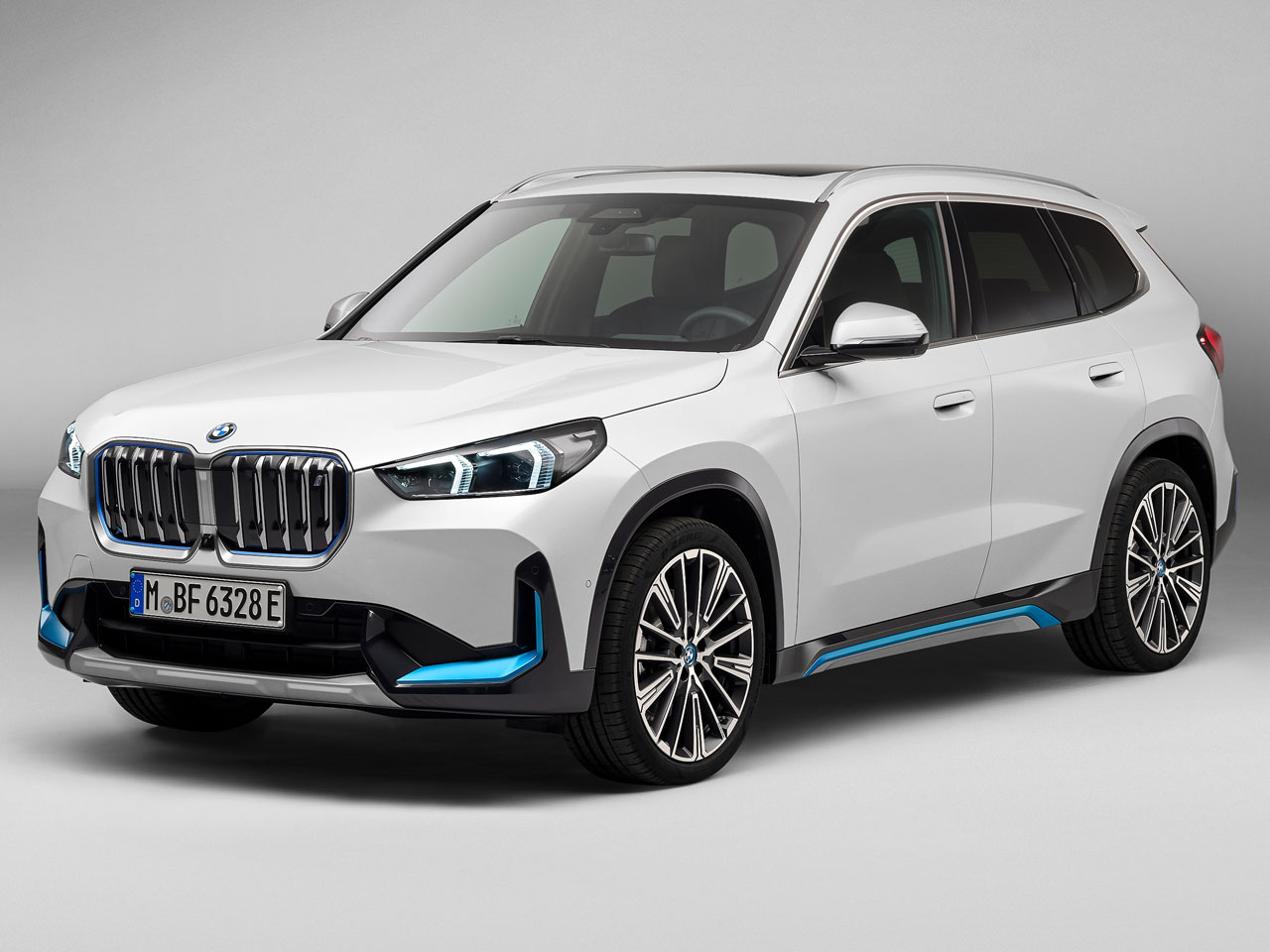 BMW iX1 2023年モデル 新車画像