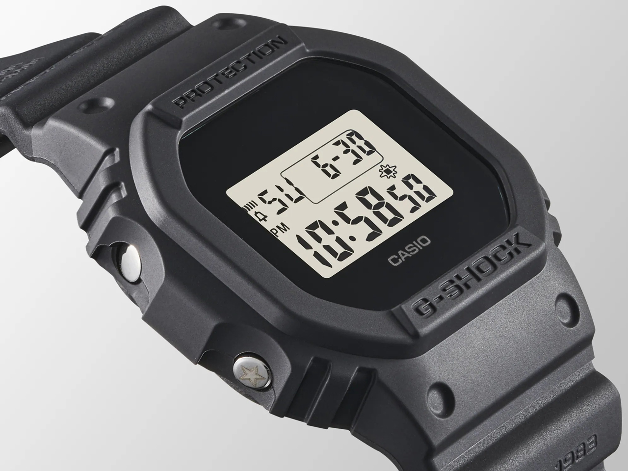 G-SHOCK 40th Anniversary REMASTER BLACK�V���[�Y ���胂�f�� DWE-5657RE-1JR