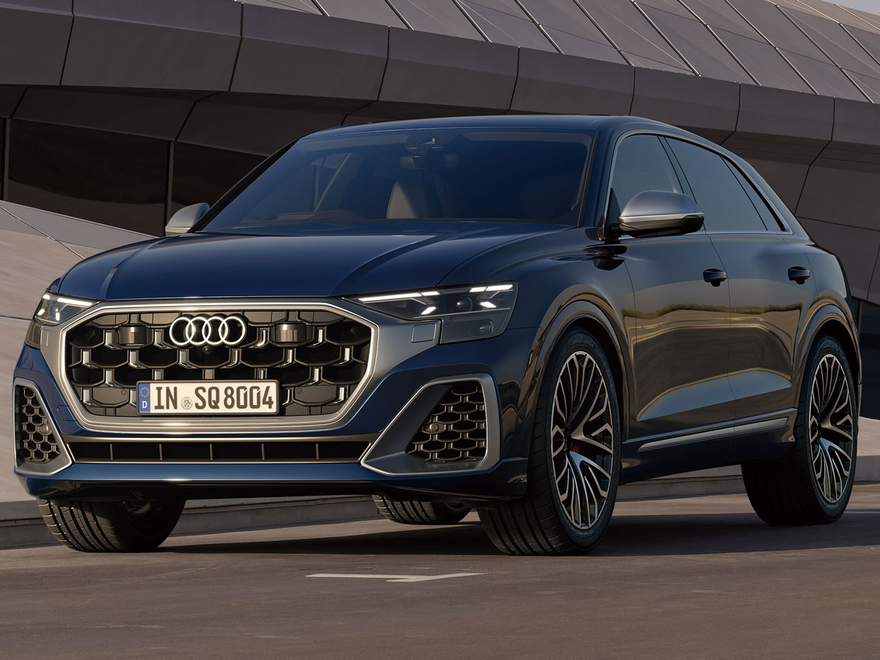 アウディ SQ8 2023年モデル 新車画像