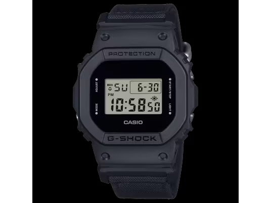 G-SHOCK Utility black�V���[�Y DW-5600BCE-1JF �̐��i�摜