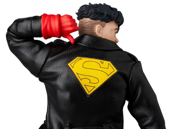 MAFEX SUPERBOY(RETURN OF SUPERMAN)