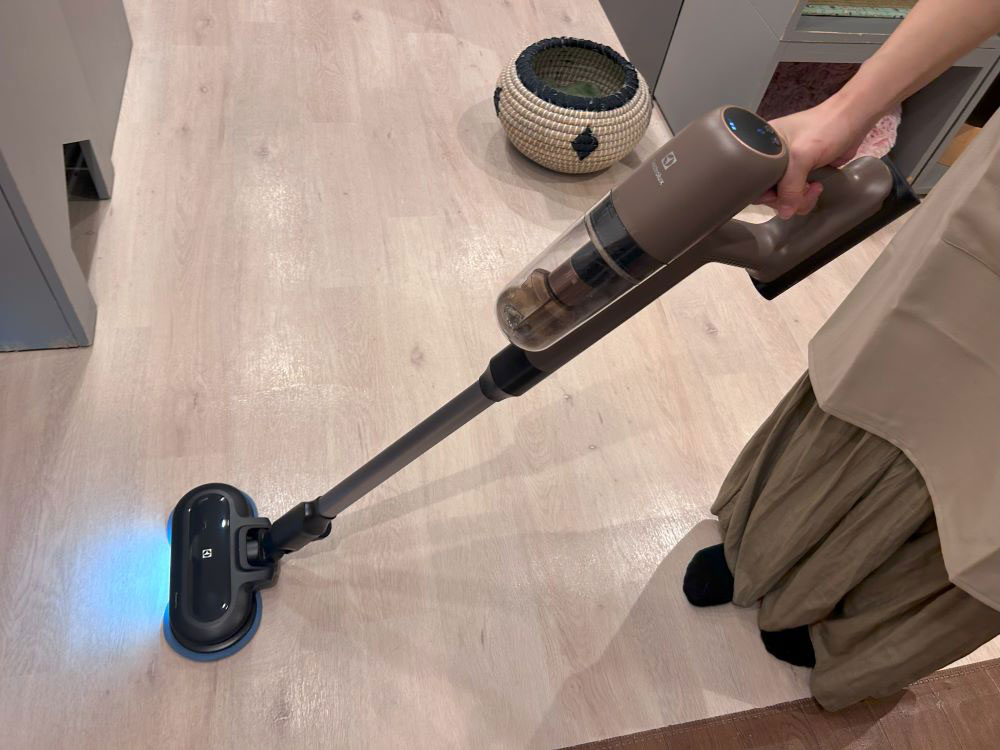 UltimateHome 700 EFP71523 [�E�H���i�b�g�u���E��]